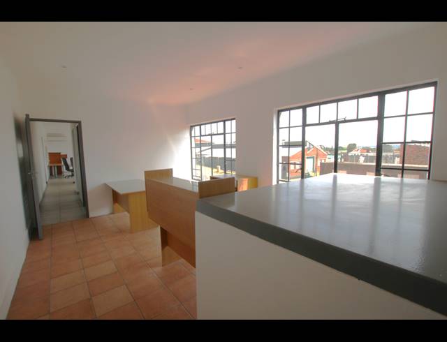1,683M² FACTORY FOR SALE IN SEBENZA